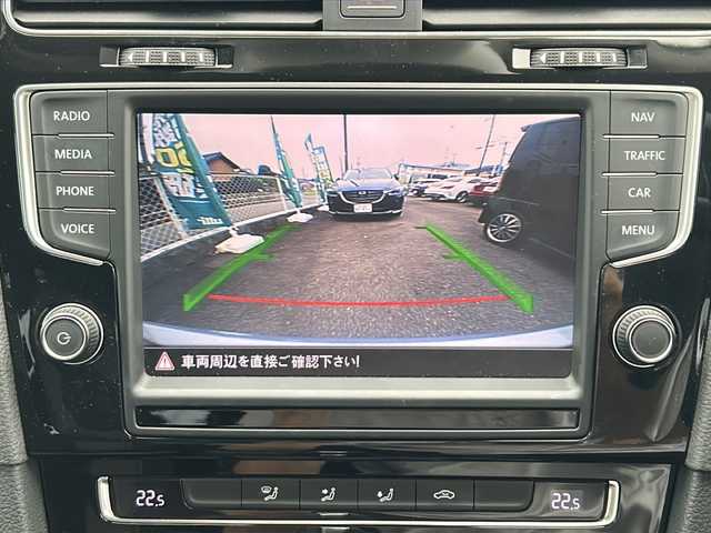 フォルクスワーゲン ゴルフ TSI ハイライン BMテクノ 愛知県 2015(平27)年 5万km タングステンシルバーメタリック /禁煙車/正規ディーラー車//純正ナビ・フルセグTV//プッシュスタート//バックカメラ//純正１７インチアルミ//アイドリングストップ//電動格納ウィンカーミラー//クルーズコントロール//ETC//オートライト//ステアスイッチ//純正フロアマット//新車保証書//取扱説明書//スペアキー