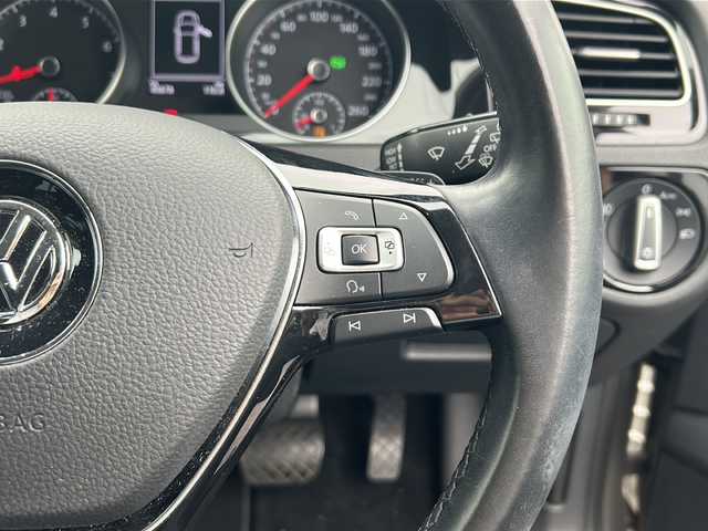 フォルクスワーゲン ゴルフ TSI ハイライン BMテクノ 愛知県 2015(平27)年 5万km タングステンシルバーメタリック /禁煙車/正規ディーラー車//純正ナビ・フルセグTV//プッシュスタート//バックカメラ//純正１７インチアルミ//アイドリングストップ//電動格納ウィンカーミラー//クルーズコントロール//ETC//オートライト//ステアスイッチ//純正フロアマット//新車保証書//取扱説明書//スペアキー