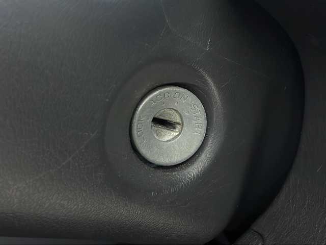 スズキ ジムニー クロスアドベンチャー 秋田県 2012(平24)年 6万km パールホワイト ４WD/前席シートヒーター　/革巻きステアリング　/社外オーディオ　/ライトレベライザー　/サイドバイザー　/純正フロアマット　/純正ＡＷ　/リモコンキー　/スペアキー有　/フォグライト　/ウィンカーミラー　/保証書　/取扱説明書