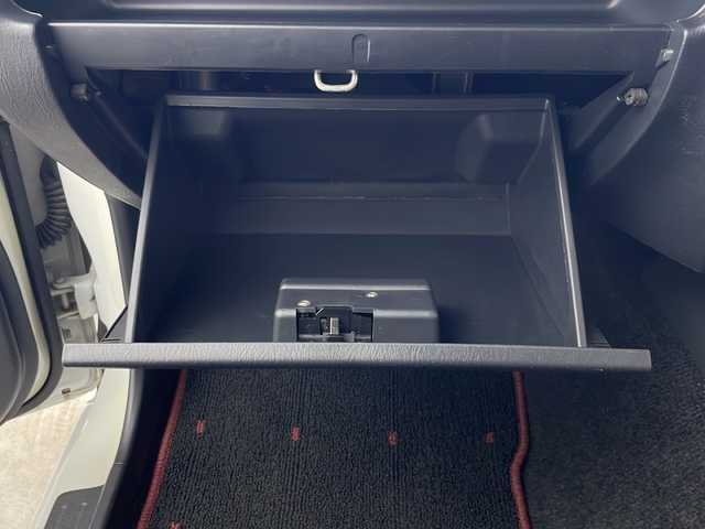 スズキ ジムニー クロスアドベンチャー 秋田県 2012(平24)年 6万km パールホワイト ４WD/前席シートヒーター　/革巻きステアリング　/社外オーディオ　/ライトレベライザー　/サイドバイザー　/純正フロアマット　/純正ＡＷ　/リモコンキー　/スペアキー有　/フォグライト　/ウィンカーミラー　/保証書　/取扱説明書