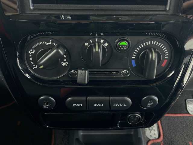 スズキ ジムニー クロスアドベンチャー 秋田県 2012(平24)年 6万km パールホワイト ４WD/前席シートヒーター　/革巻きステアリング　/社外オーディオ　/ライトレベライザー　/サイドバイザー　/純正フロアマット　/純正ＡＷ　/リモコンキー　/スペアキー有　/フォグライト　/ウィンカーミラー　/保証書　/取扱説明書