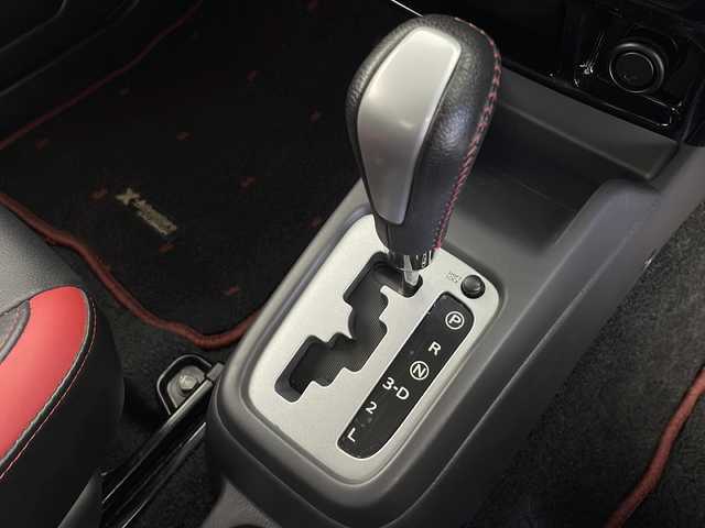 スズキ ジムニー クロスアドベンチャー 秋田県 2012(平24)年 6万km パールホワイト ４WD/前席シートヒーター　/革巻きステアリング　/社外オーディオ　/ライトレベライザー　/サイドバイザー　/純正フロアマット　/純正ＡＷ　/リモコンキー　/スペアキー有　/フォグライト　/ウィンカーミラー　/保証書　/取扱説明書