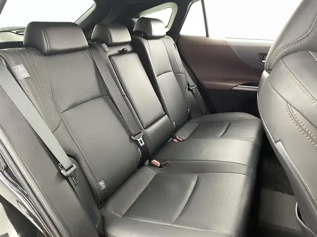 トヨタ ハリアー ハイブリッド Z レザーパッケージ 福井県 2021(令3)年 4.2万km プレシャスブラックパール 12.3インチ純正コネクティッドナビ/フルセグTV/Bluetooth/Miracast/AUX/AM/FM/JBLサウンドシステム/全方位モニター/Toyota Safety Sense/・プリクラッシュセーフティ/・レーンディパーチャーアラート/・オートハイビーム/・レーダークルーズコントロール/・ブラインドスポットモニター/ヘッドアップディスプレイ/パワーバックドア/前席パワーシート/エアシート/シートヒーター/ステアリングヒーター/革巻きステアリング/ステアリングリモコン/ステアリングチルド機構/ビルトインETC2.0/LEDヘッドライト/フォグライト/ウインカー・電動格納式ミラー/クリアランスソナー/純正19インチアルミホイル