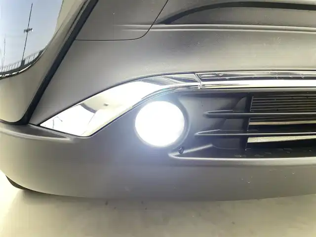 トヨタ ハリアー ハイブリッド Z レザーパッケージ 福井県 2021(令3)年 4.2万km プレシャスブラックパール 12.3インチ純正コネクティッドナビ/フルセグTV/Bluetooth/Miracast/AUX/AM/FM/JBLサウンドシステム/全方位モニター/Toyota Safety Sense/・プリクラッシュセーフティ/・レーンディパーチャーアラート/・オートハイビーム/・レーダークルーズコントロール/・ブラインドスポットモニター/ヘッドアップディスプレイ/パワーバックドア/前席パワーシート/エアシート/シートヒーター/ステアリングヒーター/革巻きステアリング/ステアリングリモコン/ステアリングチルド機構/ビルトインETC2.0/LEDヘッドライト/フォグライト/ウインカー・電動格納式ミラー/クリアランスソナー/純正19インチアルミホイル