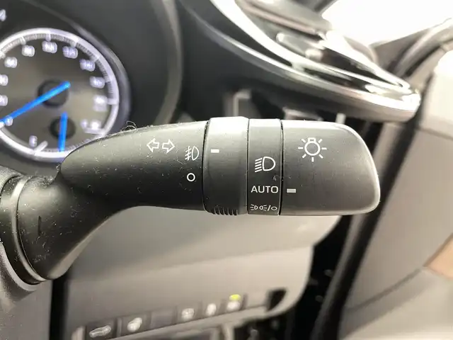 トヨタ ハリアー ハイブリッド Z レザーパッケージ 福井県 2021(令3)年 4.2万km プレシャスブラックパール 12.3インチ純正コネクティッドナビ/フルセグTV/Bluetooth/Miracast/AUX/AM/FM/JBLサウンドシステム/全方位モニター/Toyota Safety Sense/・プリクラッシュセーフティ/・レーンディパーチャーアラート/・オートハイビーム/・レーダークルーズコントロール/・ブラインドスポットモニター/ヘッドアップディスプレイ/パワーバックドア/前席パワーシート/エアシート/シートヒーター/ステアリングヒーター/革巻きステアリング/ステアリングリモコン/ステアリングチルド機構/ビルトインETC2.0/LEDヘッドライト/フォグライト/ウインカー・電動格納式ミラー/クリアランスソナー/純正19インチアルミホイル