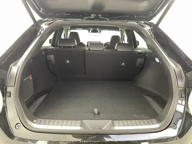 トヨタ ハリアー ハイブリッド Z レザーパッケージ 福井県 2021(令3)年 4.2万km プレシャスブラックパール 12.3インチ純正コネクティッドナビ/フルセグTV/Bluetooth/Miracast/AUX/AM/FM/JBLサウンドシステム/全方位モニター/Toyota Safety Sense/・プリクラッシュセーフティ/・レーンディパーチャーアラート/・オートハイビーム/・レーダークルーズコントロール/・ブラインドスポットモニター/ヘッドアップディスプレイ/パワーバックドア/前席パワーシート/エアシート/シートヒーター/ステアリングヒーター/革巻きステアリング/ステアリングリモコン/ステアリングチルド機構/ビルトインETC2.0/LEDヘッドライト/フォグライト/ウインカー・電動格納式ミラー/クリアランスソナー/純正19インチアルミホイル