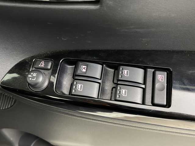 ダイハツ タント カスタム X SA 大分県 2014(平26)年 7.4万km パールホワイトⅢ 純正ディーラーナビ/バックカメラ/Bluetooth/フルセグTV/CD・DVD/AM・FM/片側パワースライドドア/衝突軽減ブレーキ/ドライブレコーダー/ETC/純正フロアマット/純正14インチアルミホイール/USB端子/プッシュスタート/スマートキー/パワーステアリング/パワーウィンドウ/電動格納ミラー