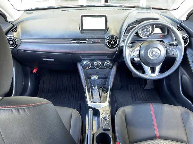 マツダ デミオ XD ツーリング 静岡県 2015(平27)年 6.2万km ソウルレッドプレミアムメタリック 純正ナビ/・ラジオ/フルセグTV/・USB/CD/DVD/AUX/主要装備/・レーダークルーズコントロール　/・ＥＴＣ　/・バックカメラ　/・ヘッドアップディスプレイ　/・ステアリングリモコン　/・パドルシフト　/・スマートシティブレーキサポート　/・オートライト　/・純正フロアマット　/・スマートキー/・アイドリングストップ/・純正アルミホイール/・コーナーセンサー/・フォグランプ/・盗難防止装置/・横滑り防止装置