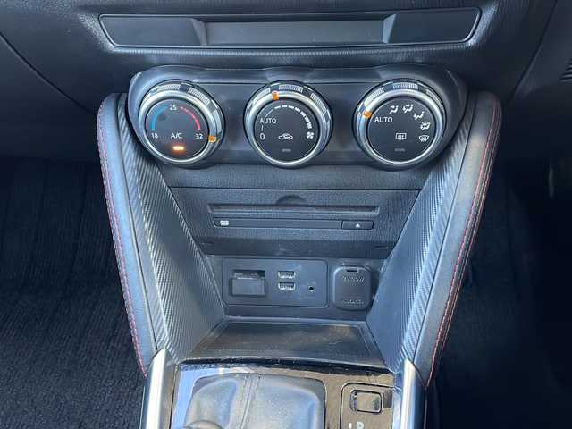 マツダ デミオ XD ツーリング 静岡県 2015(平27)年 6.2万km ソウルレッドプレミアムメタリック 純正ナビ/・ラジオ/フルセグTV/・USB/CD/DVD/AUX/主要装備/・レーダークルーズコントロール　/・ＥＴＣ　/・バックカメラ　/・ヘッドアップディスプレイ　/・ステアリングリモコン　/・パドルシフト　/・スマートシティブレーキサポート　/・オートライト　/・純正フロアマット　/・スマートキー/・アイドリングストップ/・純正アルミホイール/・コーナーセンサー/・フォグランプ/・盗難防止装置/・横滑り防止装置