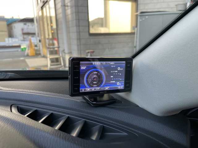 マツダ アテンザ ワゴン XD 神奈川県 2013(平25)年 10.8万km メテオグレーマイカ BOSEプレミアムサウンド/後席フリップダウンモニター/純正ナビ/（CD/DVD/FM/AM/USB/SD/BT/AUX/ワンセグTV)/バックカメラ/パドルシフト/クルーズコントロール/ETC/ルーフレール/アイドリングストップ/アダプティブ・フロントライティング・システム/ABS/横滑り防止装置/オートライト/フォグランプ/ドアバイザー/ISOFIX/純正マット/純正１９インチアルミホイール/スペアキー×１/取扱説明書