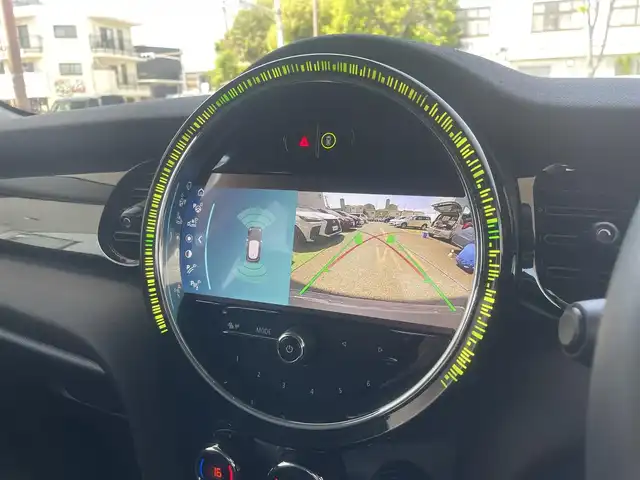 ＭＩＮＩ ＢＭＷ ミニ クーパー 兵庫県 2022(令4)年 0.5万km グレーⅡ 外部検査実施済み/・ワンオーナー/・カラー：B47 ルーフトップグレーメタリック/・ブラックルーフ/・ユニオンジャックミラーカバー/・コンフォートアクセス/・純正ナビ/・BT/USB/・ステアリングリモコン/・バックカメラ/・コーナーセンサー/・ハーフレザーシート/・アイドリングストップ/・R5/6年正規ディーラー記録簿有/・ETC/・MINI純正ドライブレコーダー前後/・純正16インチAW/・オートLEDヘッドランプ/・リヤフォグランプ/・クルーズコントロール/・インテリジェントセーフティ//衝突警告//歩行者警告//車線逸脱警告
