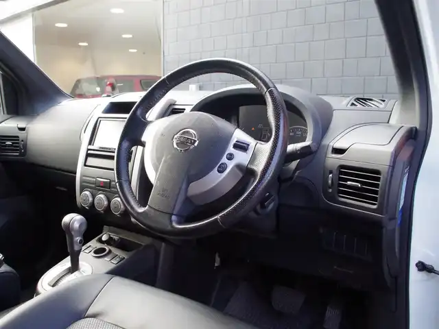日産 エクストレイル 20Xtt 埼玉県 2013(平25)年 8.9万km ブリリアントホワイトパール ブラックハーフザーシート/オートクルーズコントロール/カロッツェリアナビ/Bluetooth/CD/DVD/社外ブラックホイール(IMPUL)/スタッドレスタイヤ