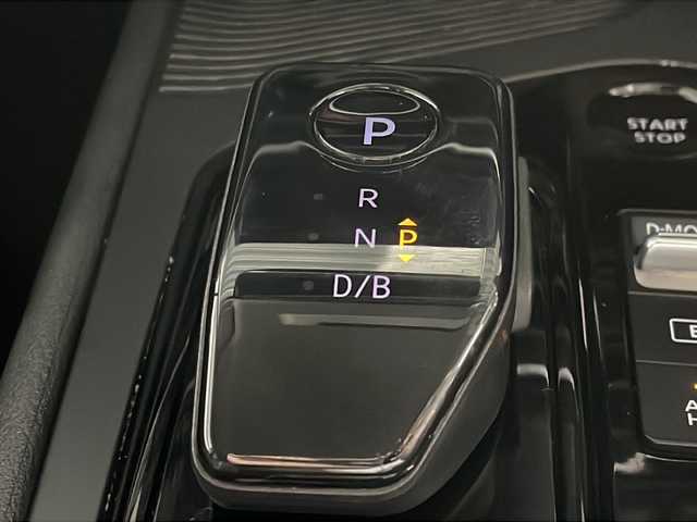 日産 ノート X 沖縄県 2021(令3)年 6.9万km ピュアホワイトパール 県外仕入　/禁煙車　/純正ナビ　/　フルセグ　Ｂｌｕｅｔｏｏｔｈ　ＤＶＤ　ＣＤ　/バックカメラ　/エマージェンシーブレーキ　/ＬＥＤヘッドライト　/コーナーセンサー　/オートブレーキホールド　/電子パーキングブレーキ