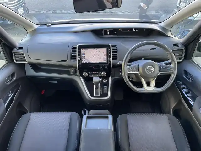 日産 セレナ ハイウェイスター G 東京都 2016(平28)年 7万km ダイヤモンドブラック 純正9インチナビ/パーキングアシスト/フリップダウンモニター/アラウンドビュー/インテリジェントルームミラー/ＥＴＣ/ステアリングヒーター/衝突被害軽減ブレーキ/プロパイロット/コーナーセンサー