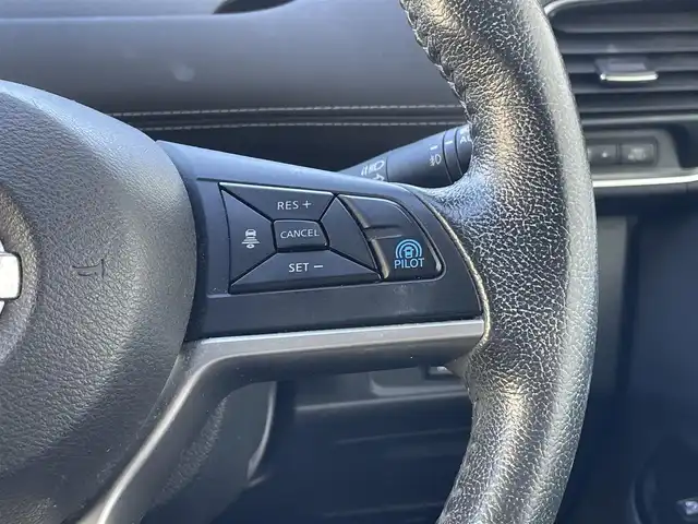 日産 セレナ ハイウェイスター G 東京都 2016(平28)年 7万km ダイヤモンドブラック 純正9インチナビ/パーキングアシスト/フリップダウンモニター/アラウンドビュー/インテリジェントルームミラー/ＥＴＣ/ステアリングヒーター/衝突被害軽減ブレーキ/プロパイロット/コーナーセンサー