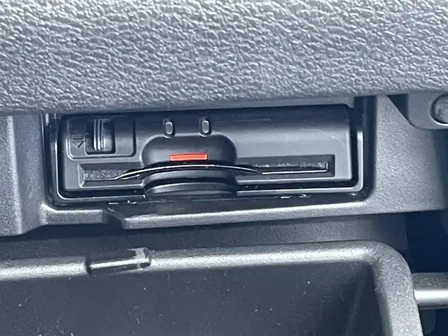 日産 セレナ ハイウェイスター G 東京都 2016(平28)年 7万km ダイヤモンドブラック 純正9インチナビ/パーキングアシスト/フリップダウンモニター/アラウンドビュー/インテリジェントルームミラー/ＥＴＣ/ステアリングヒーター/衝突被害軽減ブレーキ/プロパイロット/コーナーセンサー