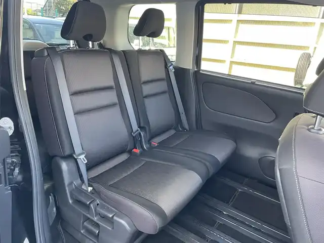 日産 セレナ ハイウェイスター G 東京都 2016(平28)年 7万km ダイヤモンドブラック 純正9インチナビ/パーキングアシスト/フリップダウンモニター/アラウンドビュー/インテリジェントルームミラー/ＥＴＣ/ステアリングヒーター/衝突被害軽減ブレーキ/プロパイロット/コーナーセンサー