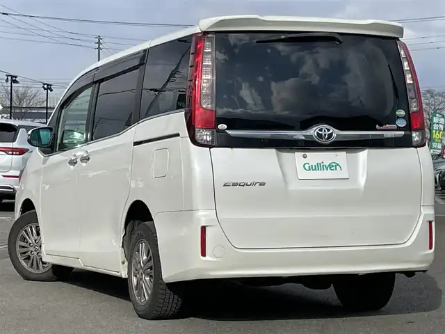 トヨタ エスクァイア Gi 道央・札幌 2016(平28)年 16.4万km ホワイトパールクリスタルシャイン ４WD/寒冷地仕様/純正ディーラーOPナビ/CD/DVD/BT/フルセグ/純正フリップダウンモニター/プリクラッシュセーフティ/横滑り防止装置/クルーズコントロール/レーンキープアシスト/パーキングアシスト/バックカメラ/ビルトインETC/アイドリングストップ/ワイパーデアイサー/ECOMODE/両側パワースライドドア/前席シートヒーター/レザーシート/革巻きウッドコンビステアリング/ステアリングリモコン/MTモード付AT/プッシュスタート/スマートキー/LEDヘッドライト/オートライト/オートハイビーム/フォグランプ/電動格納ミラー/ウィンカーミラー/純正フロアマット/ドアバイザー