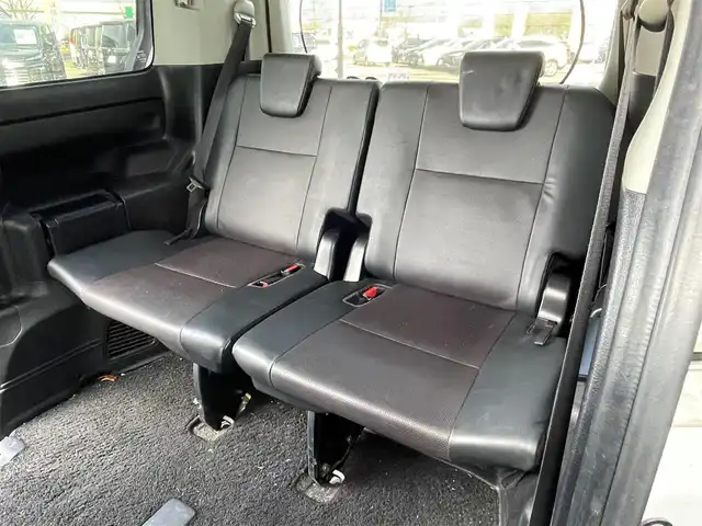 トヨタ エスクァイア Gi 道央・札幌 2016(平28)年 16.4万km ホワイトパールクリスタルシャイン ４WD/寒冷地仕様/純正ディーラーOPナビ/CD/DVD/BT/フルセグ/純正フリップダウンモニター/プリクラッシュセーフティ/横滑り防止装置/クルーズコントロール/レーンキープアシスト/パーキングアシスト/バックカメラ/ビルトインETC/アイドリングストップ/ワイパーデアイサー/ECOMODE/両側パワースライドドア/前席シートヒーター/レザーシート/革巻きウッドコンビステアリング/ステアリングリモコン/MTモード付AT/プッシュスタート/スマートキー/LEDヘッドライト/オートライト/オートハイビーム/フォグランプ/電動格納ミラー/ウィンカーミラー/純正フロアマット/ドアバイザー