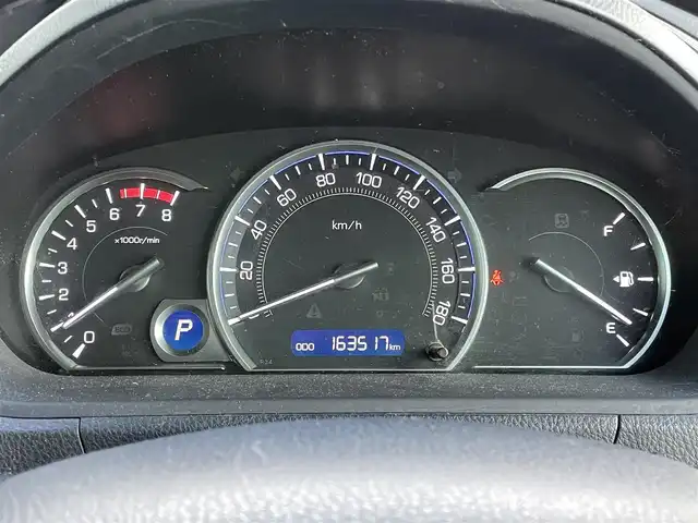 トヨタ エスクァイア Gi 道央・札幌 2016(平28)年 16.4万km ホワイトパールクリスタルシャイン ４WD/寒冷地仕様/純正ディーラーOPナビ/CD/DVD/BT/フルセグ/純正フリップダウンモニター/プリクラッシュセーフティ/横滑り防止装置/クルーズコントロール/レーンキープアシスト/パーキングアシスト/バックカメラ/ビルトインETC/アイドリングストップ/ワイパーデアイサー/ECOMODE/両側パワースライドドア/前席シートヒーター/レザーシート/革巻きウッドコンビステアリング/ステアリングリモコン/MTモード付AT/プッシュスタート/スマートキー/LEDヘッドライト/オートライト/オートハイビーム/フォグランプ/電動格納ミラー/ウィンカーミラー/純正フロアマット/ドアバイザー