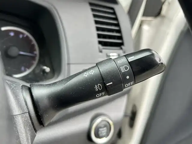 トヨタ アイシス プラタナ Vセレクション 福岡県 2012(平24)年 11.9万km ホワイトパールクリスタルシャイン 社外ナビ/Bluetooth/フルセグTV/バックカメラ/両側パワースライドドア/HIDライト/オートライト/ドアバイザー/ETC