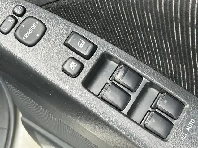 トヨタ アイシス プラタナ Vセレクション 福岡県 2012(平24)年 11.9万km ホワイトパールクリスタルシャイン 社外ナビ/Bluetooth/フルセグTV/バックカメラ/両側パワースライドドア/HIDライト/オートライト/ドアバイザー/ETC