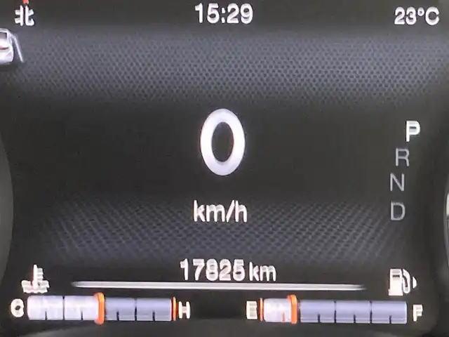 クライスラー・ジープ ジープ レネゲード リミテッド 熊本県 2021(令3)年 1.8万km 黒 ・ワンオーナー/・スマートキー/・プッシュスタート/・自動緊急ブレーキ/・レーンセンス/・パークセンス/・ブラインドスポットモニター/・アダプティブヘッドライト/・クルーズコントロール(追従式)/・黒革シート/・前席パワーシート/・前席シートヒーター /・ハンドルヒーター /・純正メモリナビ/　【Bluetooth・USB・AUX】/・スマホ連携/　【AppleCarPlay・AndroidAuto】/・フルセグTV/・バックカメラ/・ETC2.0/・ドライブレコーダー(前後録画)/・LEDヘッドランプ/・LEDフォグランプ/・純正マット/・純正バイザー/・保証書/取説