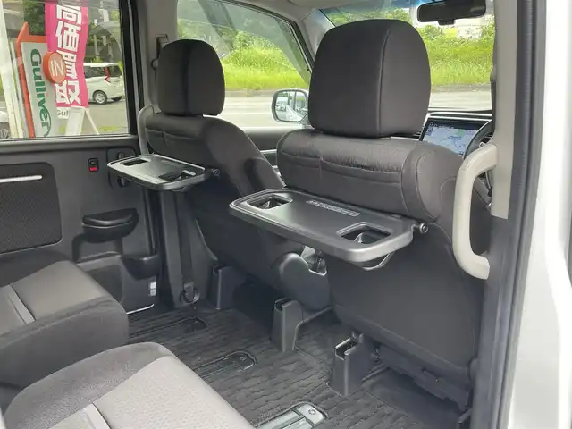 ホンダ ステップワゴン スパーダ ホンダセンシング 神奈川県 2018(平30)年 1.1万km プラチナホワイトパール ワンオーナー /4WD/登録時10493キロ/●ギャザーズ10インチナビVXU-187SWi/CD /DVD /SD /USB /フルセグ/●ナビ連動ドラレコ/●全方位カメラ/●ビルトインETC/●Honda SENSING/衝突軽減ブレーキ〈CMBS〉/誤発進抑制機能/歩行者事故低減ステアリング/路外逸脱抑制機能/ACC〈アダプティブ・クルーズ・コントロール〉/LKAS〈車線維持支援システム〉/先行車発進お知らせ機能/標識認識機能/●LEDヘッドライト/●LEDフォグライト/●本革巻ステアリング/●SPADA専用テールゲートスポイラー/●SPADA専用16インチアルミ/●パドルシフト/●リア両側パワースライドドア/●わくわくゲート/●シートバックテーブル（運転席/助手席）/●ロールサンシェイド/●サイドエアバッグ/●サイドカーテンエアバッグ/スマートキー×2/新車時保証書/取扱説明書/ナビ取扱説明書