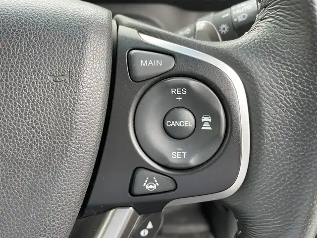 ホンダ ステップワゴン スパーダ ホンダセンシング 神奈川県 2018(平30)年 1.1万km プラチナホワイトパール ワンオーナー /4WD/登録時10493キロ/●ギャザーズ10インチナビVXU-187SWi/CD /DVD /SD /USB /フルセグ/●ナビ連動ドラレコ/●全方位カメラ/●ビルトインETC/●Honda SENSING/衝突軽減ブレーキ〈CMBS〉/誤発進抑制機能/歩行者事故低減ステアリング/路外逸脱抑制機能/ACC〈アダプティブ・クルーズ・コントロール〉/LKAS〈車線維持支援システム〉/先行車発進お知らせ機能/標識認識機能/●LEDヘッドライト/●LEDフォグライト/●本革巻ステアリング/●SPADA専用テールゲートスポイラー/●SPADA専用16インチアルミ/●パドルシフト/●リア両側パワースライドドア/●わくわくゲート/●シートバックテーブル（運転席/助手席）/●ロールサンシェイド/●サイドエアバッグ/●サイドカーテンエアバッグ/スマートキー×2/新車時保証書/取扱説明書/ナビ取扱説明書