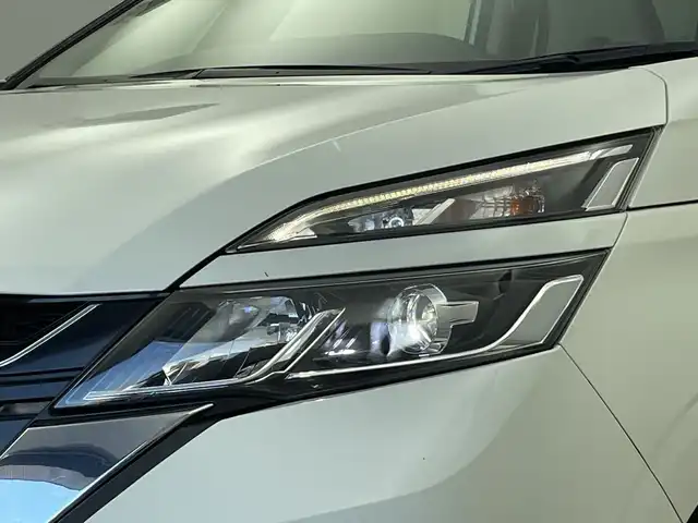 日産 セレナ ハイウェイスターVセレクションⅡ 新潟県 2019(令1)年 7.8万km ブリリアントホワイトパール 純正9インチナビ/フルセグTV/両側パワースライドドア/プロパイロット/アラウンドビューモニター/インテリジェントエマージェンシーブレーキ/オートライト