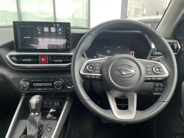 ダイハツ ロッキー プレミアム G 香川県 2022(令4)年 3.1万km ブラックマイカメタリック/コンパーノレッド 純正9インチディスプレイオーディオ/→AM/FM/Bluetooth/フルセグTV/レーダークルーズコントロール/レーンキープアシスト/コーナーセンサー/ハーフレザーシート/シートヒーター/前方ドライブレコーダー/ETC/バックカメラ/衝突軽減ブレーキ/アイドリングストップ/LEDヘッドライト/革巻きステアリング/ステアリングスイッチ/純正17インチアルミホイール/純正フロアマット/プッシュスタート/スマートキー