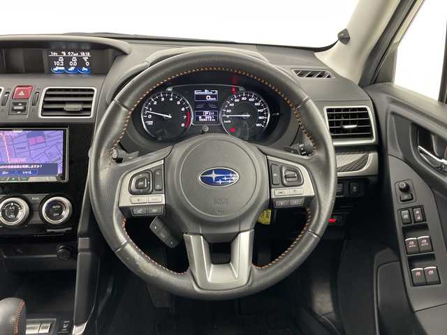スバル フォレスター 2．0i－L アイサイト 栃木県 2017(平29)年 5.9万km デザートカーキ 禁煙車/４WD/ワンオーナー/純正８Vインチナビ/（CD/DVD/Bluetooth/フルセグTV/SD)/バックカメラ/アイサイト/・プリクラッシュブレーキ/・アクティブレーンキープ/・誤発進抑制制御/・車線逸脱警報システム/・ふらつき警報/・レーダークルーズコントロール/・ブラインドスポットモニター/・オートマチックハイビーム/ETC/前後ドライブレコーダー/ハーフレザーシート/全席シートヒーター/パワーシート/アイドリングストップ/パドルシフト/純正17インチアルミホイール/スマートキー/スペアキー1本/オートライト/LEDヘッドライト/フロントフォグランプ/横滑り防止装置/純正フロアマット