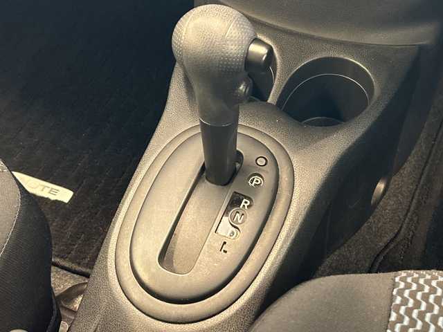 日産 ノート X 岐阜県 2014(平26)年 6.1万km スーパーブラック SDナビ/プッシュスタート/アイドリングストップ/スマートキー/ETC/フルセグ/純正マット/ハロゲンライト/サイドバイザー