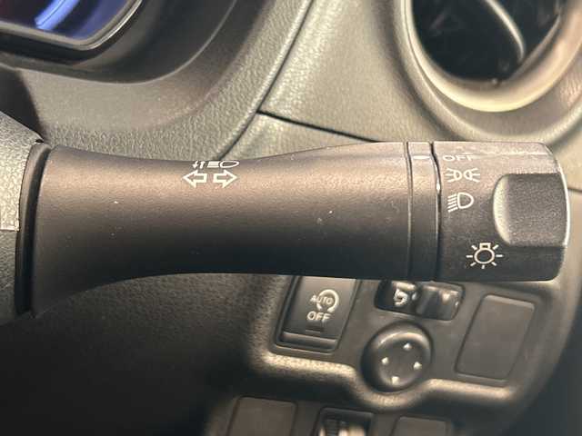 日産 ノート X 岐阜県 2014(平26)年 6.1万km スーパーブラック SDナビ/プッシュスタート/アイドリングストップ/スマートキー/ETC/フルセグ/純正マット/ハロゲンライト/サイドバイザー