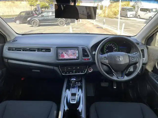 ホンダ ヴェゼル ハイブリッド X 福岡県 2014(平26)年 10.9万km ホワイトオーキッドパール (株)IDOMが運営する【じしゃロン八幡西店】の自社ローン対象車両になります。こちらは現金ご利用時の価格です。自社ローンご希望の方は別途その旨お申付け下さい。/衝突被害軽減システム/スマートキー/純正メモリナビ/Bluetooth/ワンセグ/バックカメラ/オートライト/LEDヘッドライト/パドルシフト/クルーズコントロール/ETC