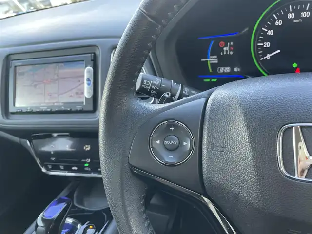 ホンダ ヴェゼル ハイブリッド X 福岡県 2014(平26)年 10.9万km ホワイトオーキッドパール (株)IDOMが運営する【じしゃロン八幡西店】の自社ローン対象車両になります。こちらは現金ご利用時の価格です。自社ローンご希望の方は別途その旨お申付け下さい。/衝突被害軽減システム/スマートキー/純正メモリナビ/Bluetooth/ワンセグ/バックカメラ/オートライト/LEDヘッドライト/パドルシフト/クルーズコントロール/ETC