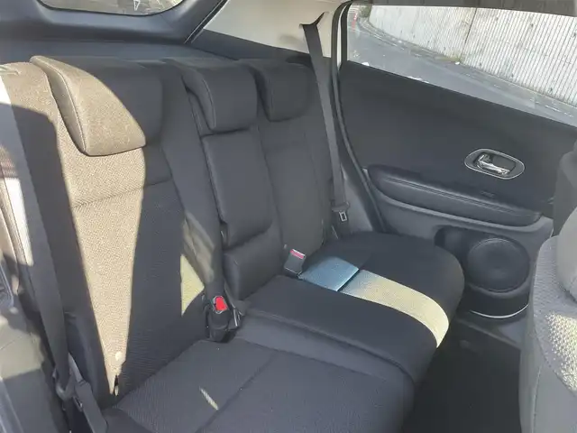 ホンダ ヴェゼル ハイブリッド X 福岡県 2014(平26)年 10.9万km ホワイトオーキッドパール (株)IDOMが運営する【じしゃロン八幡西店】の自社ローン対象車両になります。こちらは現金ご利用時の価格です。自社ローンご希望の方は別途その旨お申付け下さい。/衝突被害軽減システム/スマートキー/純正メモリナビ/Bluetooth/ワンセグ/バックカメラ/オートライト/LEDヘッドライト/パドルシフト/クルーズコントロール/ETC