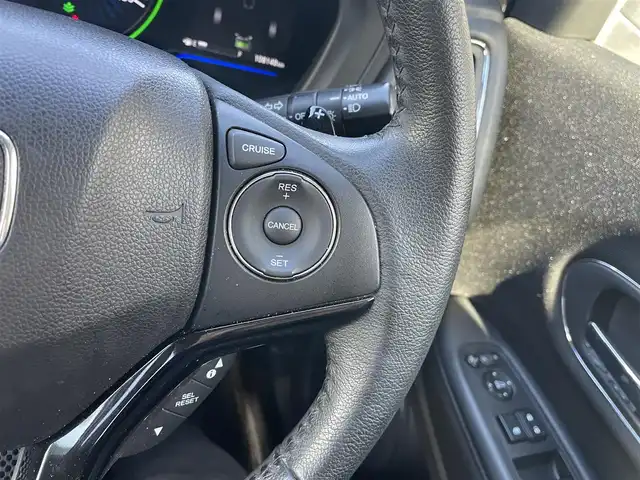 ホンダ ヴェゼル ハイブリッド X 福岡県 2014(平26)年 10.9万km ホワイトオーキッドパール (株)IDOMが運営する【じしゃロン八幡西店】の自社ローン対象車両になります。こちらは現金ご利用時の価格です。自社ローンご希望の方は別途その旨お申付け下さい。/衝突被害軽減システム/スマートキー/純正メモリナビ/Bluetooth/ワンセグ/バックカメラ/オートライト/LEDヘッドライト/パドルシフト/クルーズコントロール/ETC