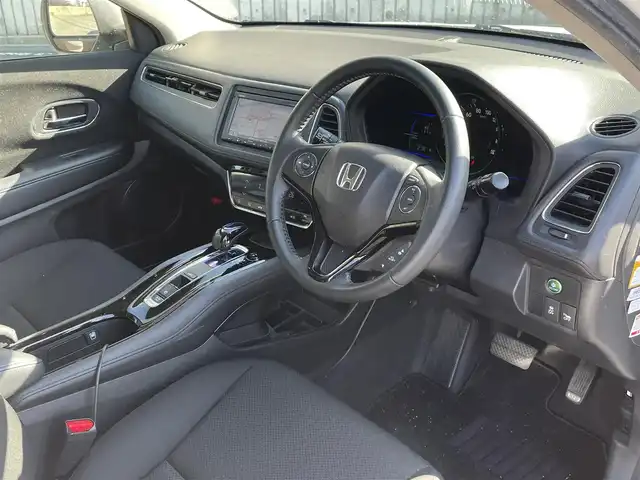 ホンダ ヴェゼル ハイブリッド X 福岡県 2014(平26)年 10.9万km ホワイトオーキッドパール (株)IDOMが運営する【じしゃロン八幡西店】の自社ローン対象車両になります。こちらは現金ご利用時の価格です。自社ローンご希望の方は別途その旨お申付け下さい。/衝突被害軽減システム/スマートキー/純正メモリナビ/Bluetooth/ワンセグ/バックカメラ/オートライト/LEDヘッドライト/パドルシフト/クルーズコントロール/ETC