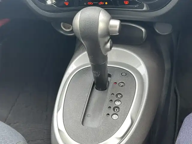 日産 ジューク 15RX タイプV 福島県 2012(平24)年 1.3万km ホワイトパール 社外メモリナビ/　【フルセグ/CD/DVD/BT】/バックカメラ/ハロゲンライト（AUTO機能付き）/フォグランプ/ヘッドライトレベライザー/プッシュスタート/電動格納ミラー/社外フロアマット