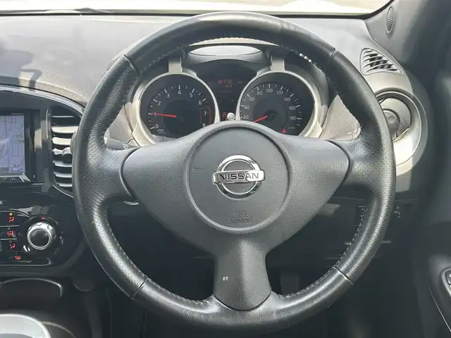 日産 ジューク 15RX タイプV 福島県 2012(平24)年 1.3万km ホワイトパール 社外メモリナビ/　【フルセグ/CD/DVD/BT】/バックカメラ/ハロゲンライト（AUTO機能付き）/フォグランプ/ヘッドライトレベライザー/プッシュスタート/電動格納ミラー/社外フロアマット