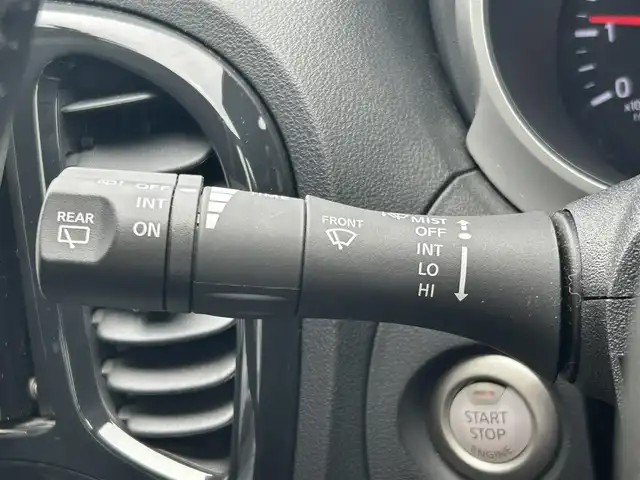 日産 ジューク 15RX タイプV 福島県 2012(平24)年 1.3万km ホワイトパール 社外メモリナビ/　【フルセグ/CD/DVD/BT】/バックカメラ/ハロゲンライト（AUTO機能付き）/フォグランプ/ヘッドライトレベライザー/プッシュスタート/電動格納ミラー/社外フロアマット
