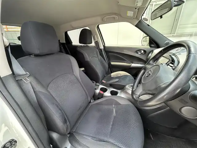 日産 ジューク 15RX タイプV 福島県 2012(平24)年 1.3万km ホワイトパール 社外メモリナビ/　【フルセグ/CD/DVD/BT】/バックカメラ/ハロゲンライト（AUTO機能付き）/フォグランプ/ヘッドライトレベライザー/プッシュスタート/電動格納ミラー/社外フロアマット