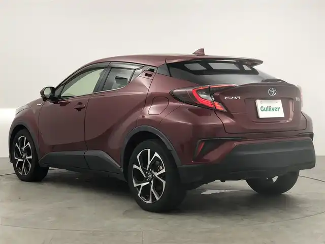 トヨタ Ｃ－ＨＲ G 愛知県 2017(平29)年 6.1万km センシュアルレッドマイカ 純正9型SDナビ　/(フルセグTV/CD/DVD/SD/BT/FM/AM)/バックカメラ/合皮シート　/前席シートヒーター　　/ＥＴＣ　/ドラレコ　/トヨタセーフティセンス/・レーダークルーズコントロール　/・プリクラッシュセーフティ/・レーンアシスト　/・クリアランスソナー　/・ブラインドスポットモニター/・リアクロストラフィックアラート　/ドアバイザー/純正LEDヘッドライト/純正18インチAW/純正フロアマット/スポーツモード/エコモード