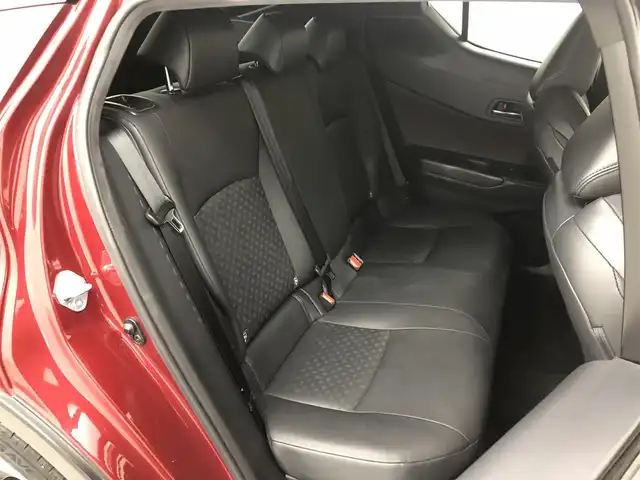 トヨタ Ｃ－ＨＲ G 愛知県 2017(平29)年 6.1万km センシュアルレッドマイカ 純正9型SDナビ　/(フルセグTV/CD/DVD/SD/BT/FM/AM)/バックカメラ/合皮シート　/前席シートヒーター　　/ＥＴＣ　/ドラレコ　/トヨタセーフティセンス/・レーダークルーズコントロール　/・プリクラッシュセーフティ/・レーンアシスト　/・クリアランスソナー　/・ブラインドスポットモニター/・リアクロストラフィックアラート　/ドアバイザー/純正LEDヘッドライト/純正18インチAW/純正フロアマット/スポーツモード/エコモード