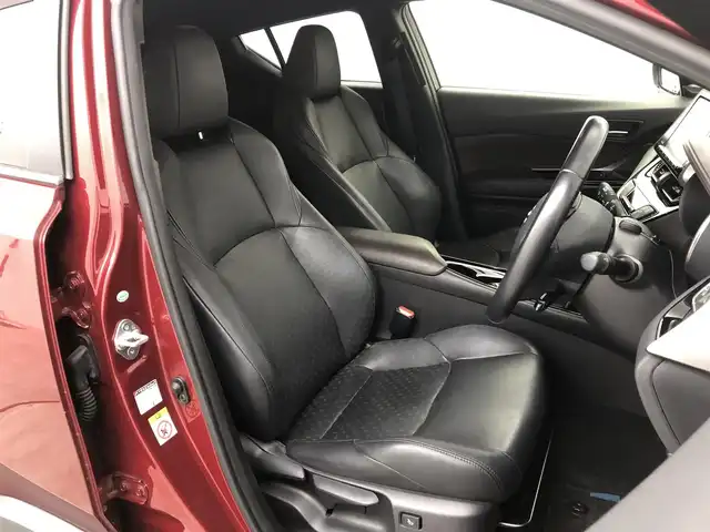 トヨタ Ｃ－ＨＲ G 愛知県 2017(平29)年 6.1万km センシュアルレッドマイカ 純正9型SDナビ　/(フルセグTV/CD/DVD/SD/BT/FM/AM)/バックカメラ/合皮シート　/前席シートヒーター　　/ＥＴＣ　/ドラレコ　/トヨタセーフティセンス/・レーダークルーズコントロール　/・プリクラッシュセーフティ/・レーンアシスト　/・クリアランスソナー　/・ブラインドスポットモニター/・リアクロストラフィックアラート　/ドアバイザー/純正LEDヘッドライト/純正18インチAW/純正フロアマット/スポーツモード/エコモード