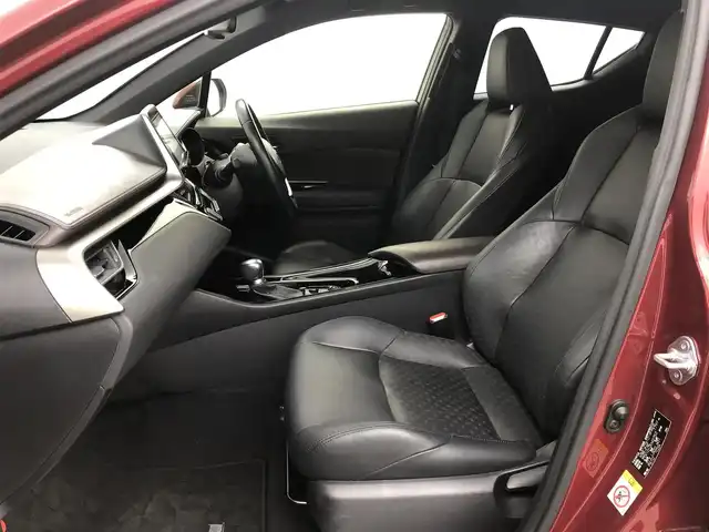 トヨタ Ｃ－ＨＲ G 愛知県 2017(平29)年 6.1万km センシュアルレッドマイカ 純正9型SDナビ　/(フルセグTV/CD/DVD/SD/BT/FM/AM)/バックカメラ/合皮シート　/前席シートヒーター　　/ＥＴＣ　/ドラレコ　/トヨタセーフティセンス/・レーダークルーズコントロール　/・プリクラッシュセーフティ/・レーンアシスト　/・クリアランスソナー　/・ブラインドスポットモニター/・リアクロストラフィックアラート　/ドアバイザー/純正LEDヘッドライト/純正18インチAW/純正フロアマット/スポーツモード/エコモード