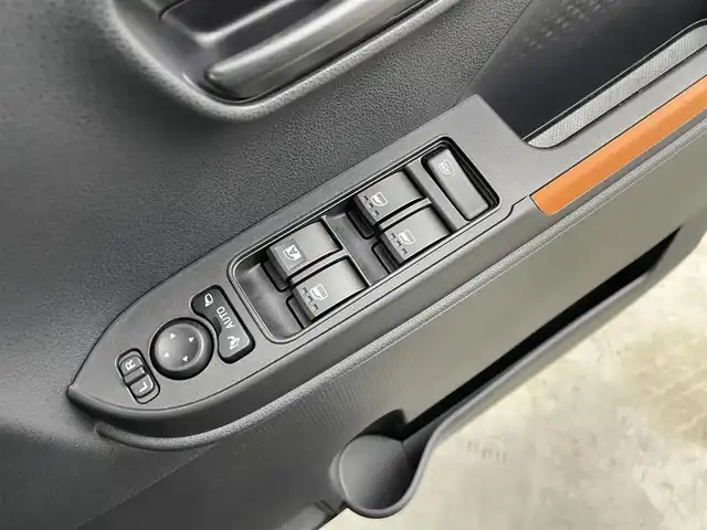 ダイハツ タント ファンクロスターボ 群馬県 2022(令4)年 0.4万km ブラックマイカメタリック/フォレストカーキメタリック ・社外7インチナビ/・バックカメラ/・両側パワースライドドア/・オートハイビーム/・シートヒーター/・純正15インチAW/・ステアリングリモコン/・電子パーキング/・オートブレーキホールド/・スマートキー/・禁煙車