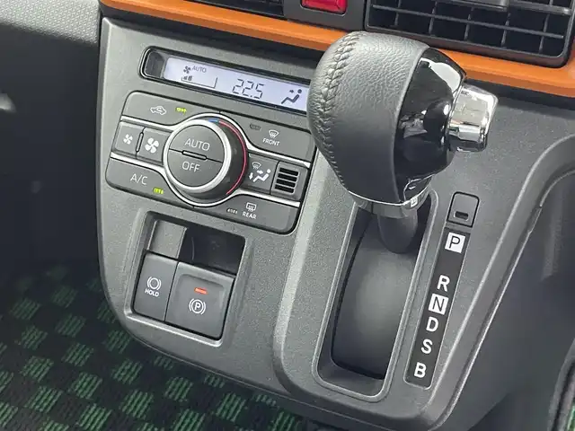 ダイハツ タント ファンクロスターボ 群馬県 2022(令4)年 0.4万km ブラックマイカメタリック/フォレストカーキメタリック ・社外7インチナビ/・バックカメラ/・両側パワースライドドア/・オートハイビーム/・シートヒーター/・純正15インチAW/・ステアリングリモコン/・電子パーキング/・オートブレーキホールド/・スマートキー/・禁煙車