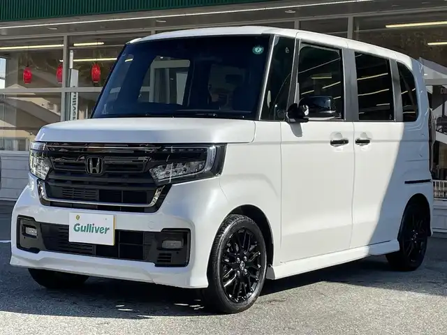 ホンダ Ｎ ＢＯＸ カスタム L ターボ スタイル+ブラック 岐阜県 2022(令4)年 3万km プラチナホワイトパール 純正ナビ(AM/FM/TV/DVD/CD/Bluetooth)/両側パワースライドドア/ハーフレザーシート/シートヒーター/クルーズコントロール/コーナーセンサー/プリクラッシュ/レーンキープアシスト/プッシュスタート/スマートキー/バックカメラ/ドライブレコーダー/オートライト/ETC/純正フロアマット